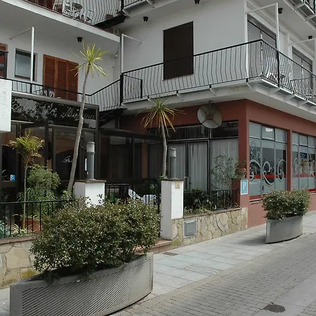 La Marina 2*